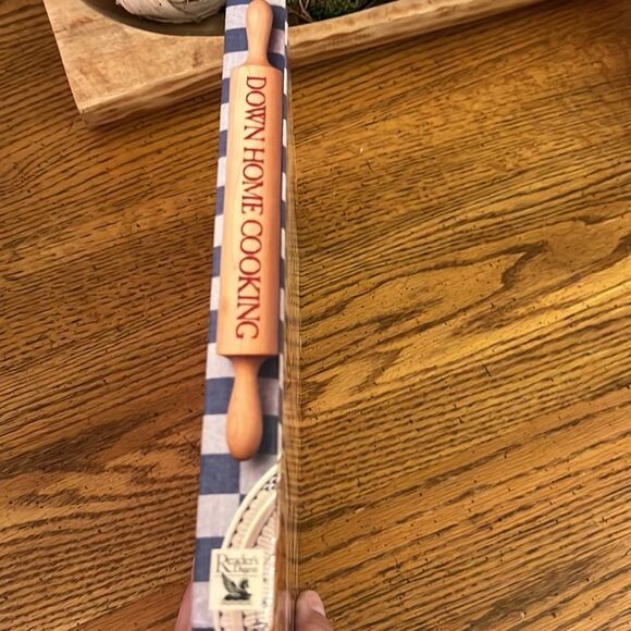 Readers Digest “Down Home Cooking” 384 page cookbook - Picture 3 of 3